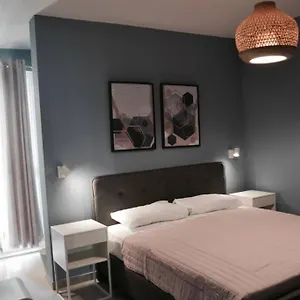  Appartamento Sliema, Stylish 2 Bedroom With Parking